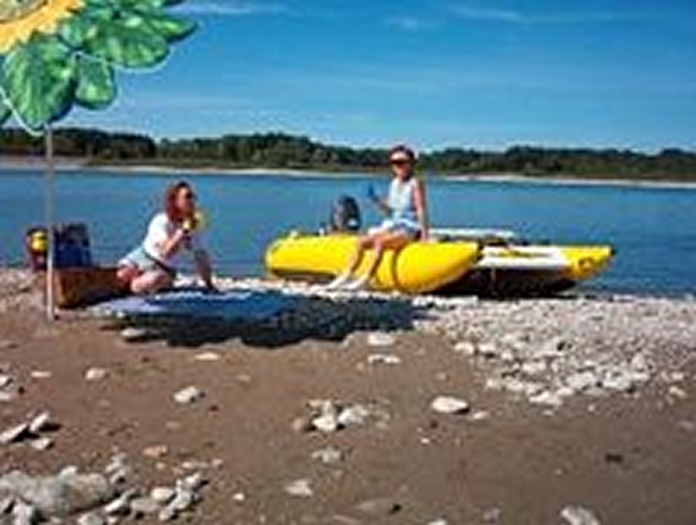 Seawolf boats are great for leisure and family boating and picnics on the beach