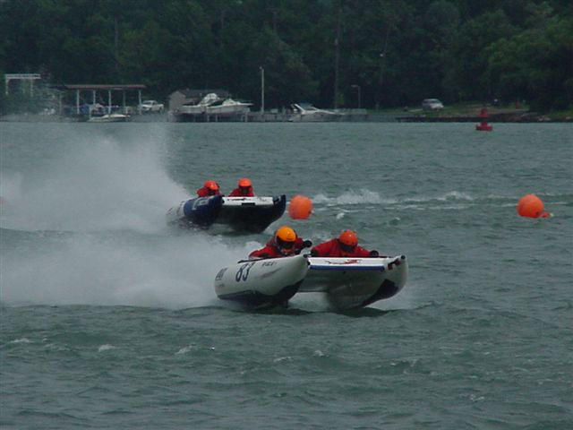 Shows the Superduxx / Seawolf inflatable boats racing.